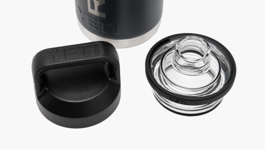 YETI Bottle - 26oz Duracoat - Chug Cap - Black | Rogue Fitness